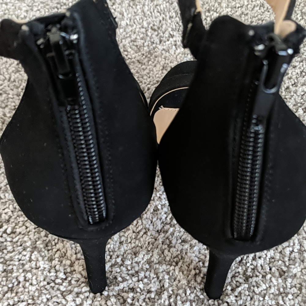 Heels - Picture 4 of 5